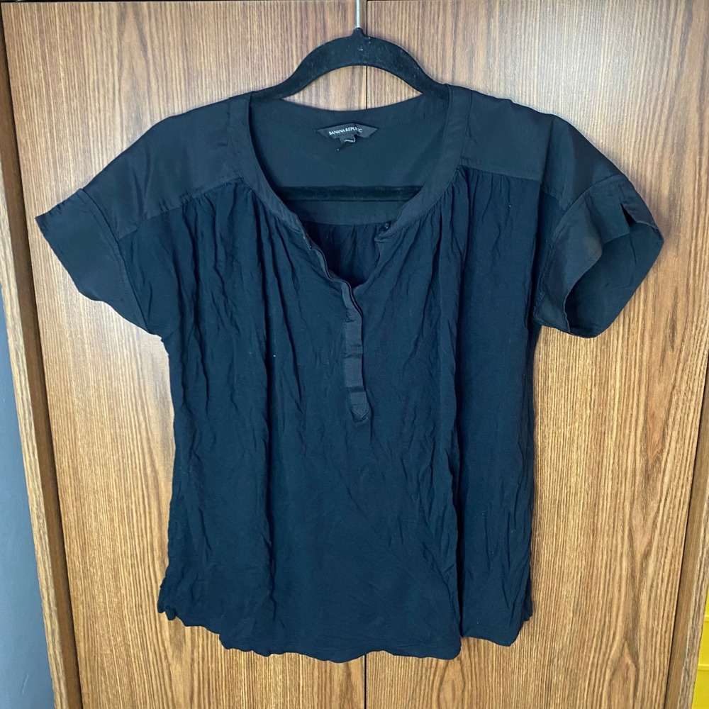 Banana Republic Blouse Women XS Black Mixed‎ Media Henley Short Sleeve Top